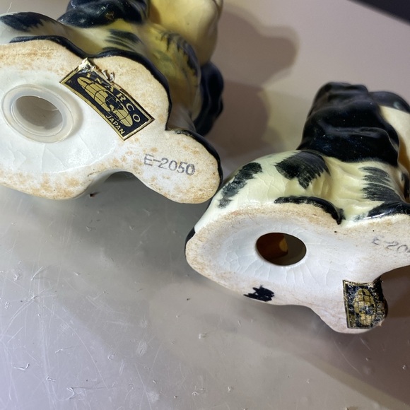 Vintage 70’s Black and White Spaniel Puppy Dog Salt and Pepper Shakers Kitschy - Picture 7 of 8